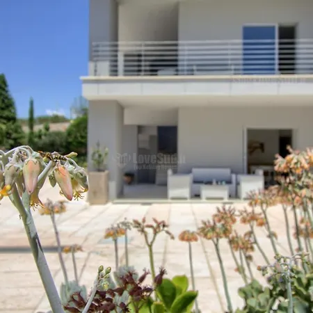 Pool By Lovesud Holiday home